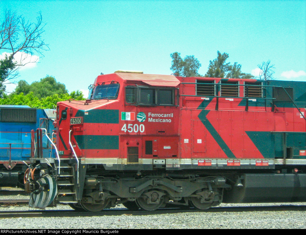 FXE AC4400 Locomotive in the yard